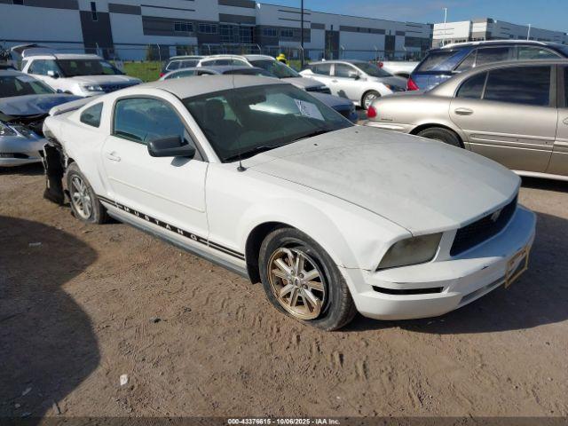  Salvage Ford Mustang