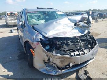  Salvage Chrysler Pacifica