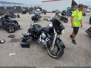  Salvage Harley-Davidson Flhx
