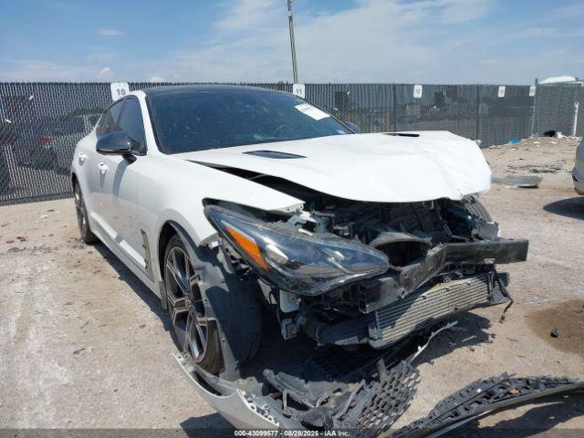  Salvage Kia Stinger