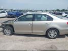 Volkswagen Jetta 2.0l S Image 3