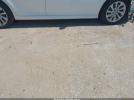 Toyota Camry Le Image 2