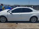 Toyota Camry Le Image 6