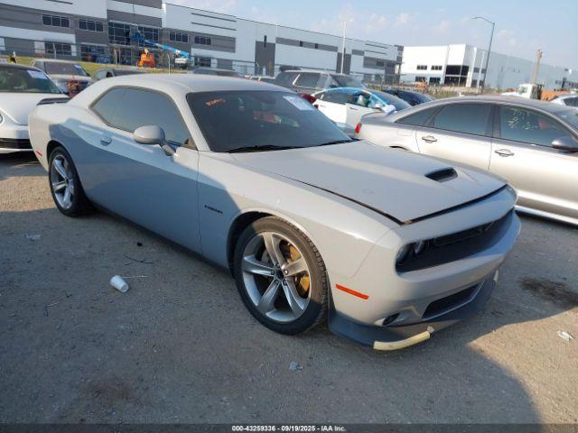  Salvage Dodge Challenger