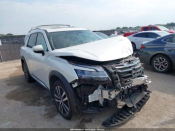  Salvage Nissan Pathfinder