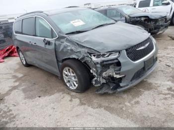 Salvage Chrysler Pacifica