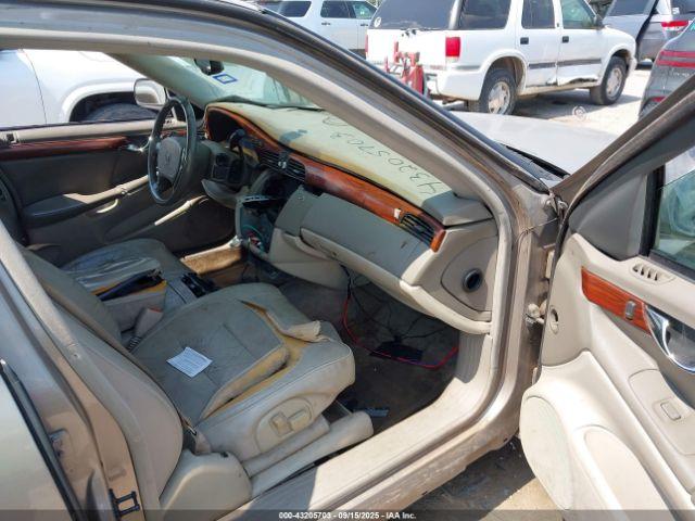 Cadillac DeVille Image 2