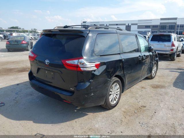 Toyota Sienna Xle 8 Passenger Image 2