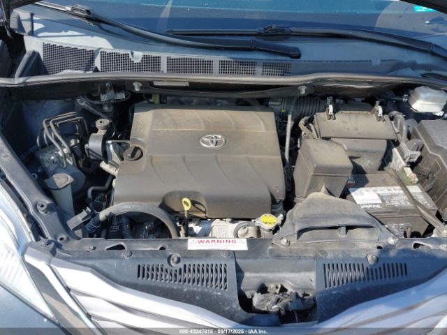 Toyota Sienna Xle 8 Passenger Image 4