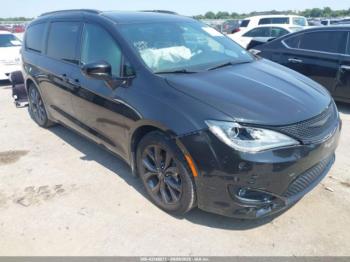  Salvage Chrysler Pacifica