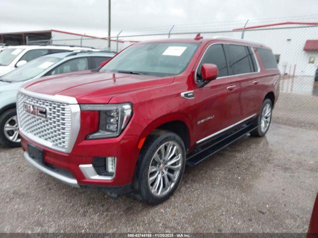 GMC Yukon 4wd Denali Image 3