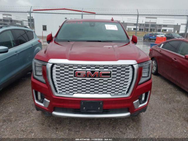 GMC Yukon 4wd Denali Image 12