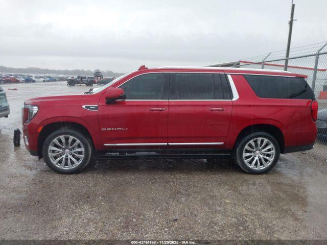 GMC Yukon 4wd Denali Image 13