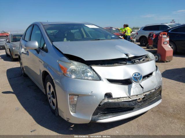  Salvage Toyota Prius