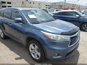 Salvage Toyota Highlander