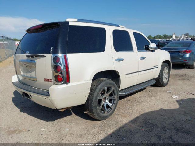 GMC Yukon Denali Image 5