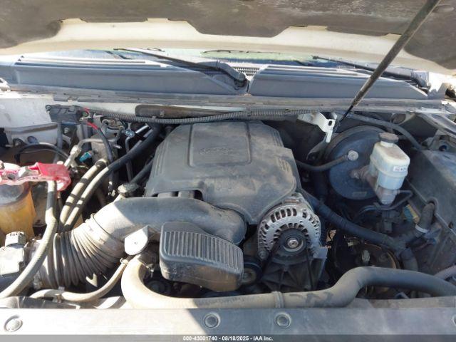 GMC Yukon Denali Image 9