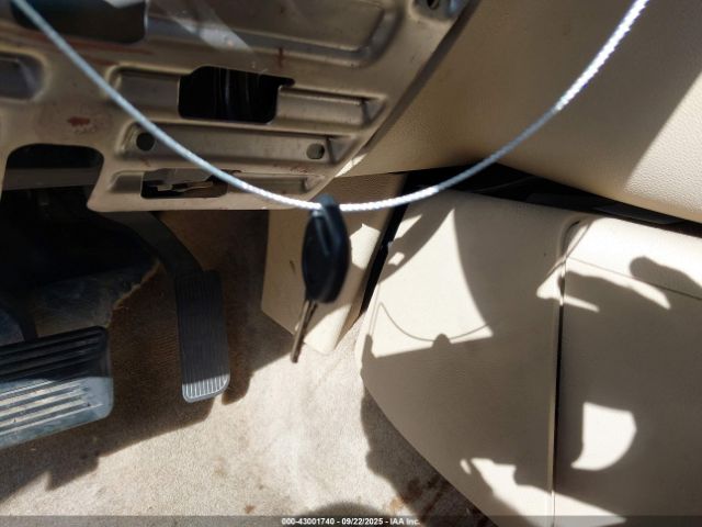 GMC Yukon Denali Image 8