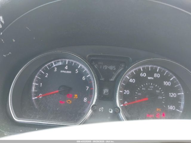 Nissan Versa 1.6 Sv Image 3