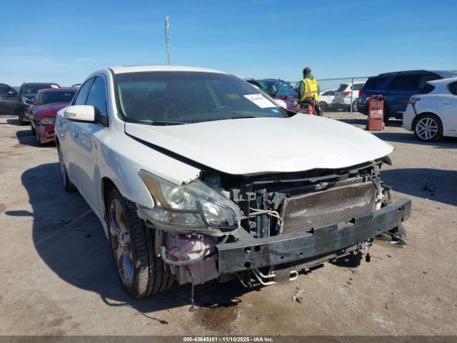  Salvage Nissan Maxima