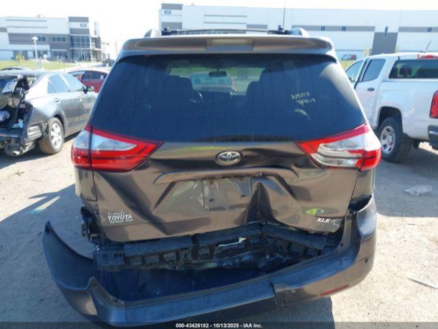 Toyota Sienna Xle Premium 8 Passenger Image 15