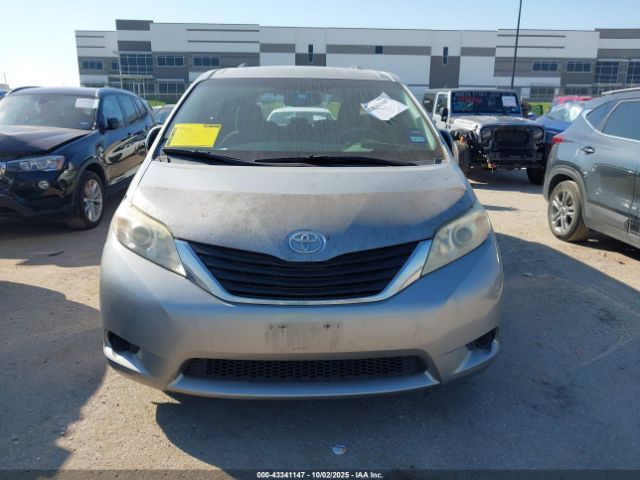 Toyota Sienna Le V6 Image 8