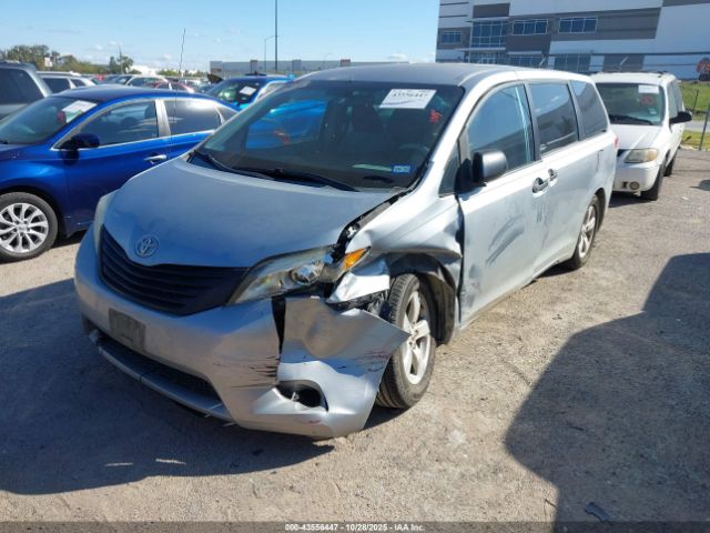 Toyota Sienna L V6 7 Passenger Image 4