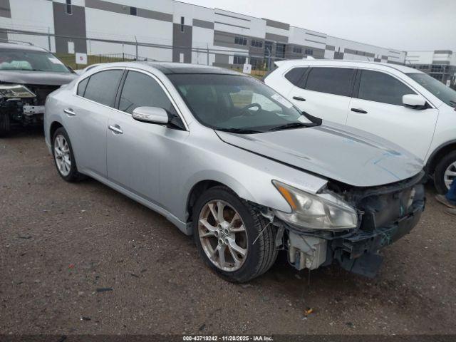  Salvage Nissan Maxima