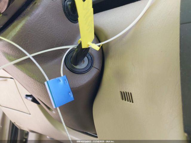 Toyota Corolla Le Image 10