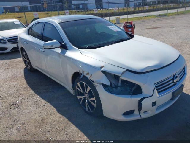  Salvage Nissan Maxima