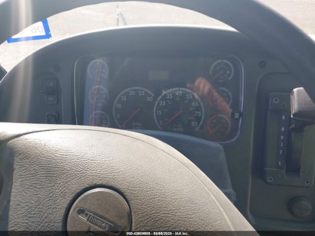 Freightliner Chassis B2b Image 4