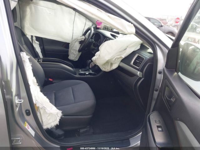 Toyota Highlander Le V6 Image 10