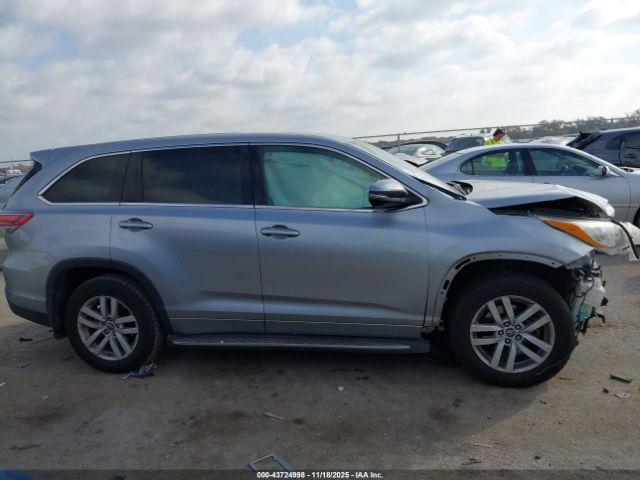 Toyota Highlander Le V6 Image 6