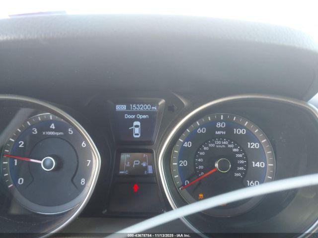 Hyundai ELANTRA Image 11