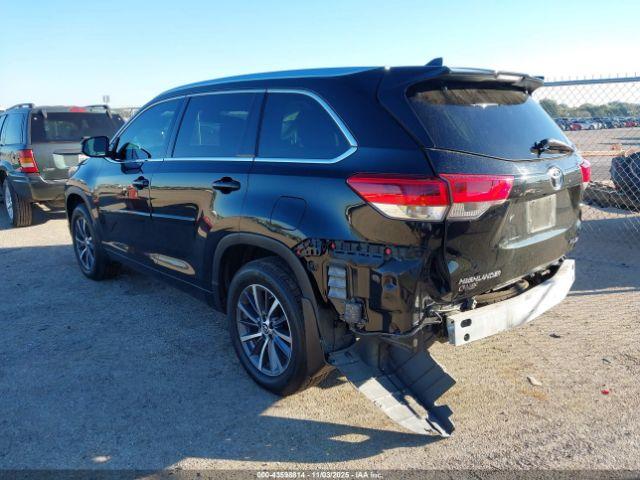 Toyota Highlander Xle Image 16