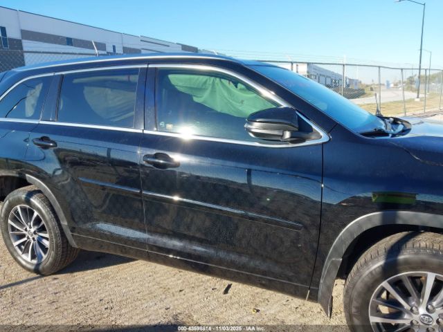 Toyota Highlander Xle Image 2