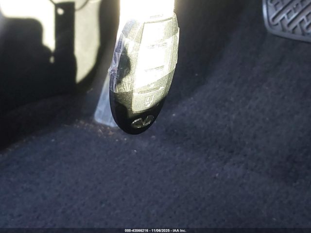 INFINITI Q60 2.0t Image 11