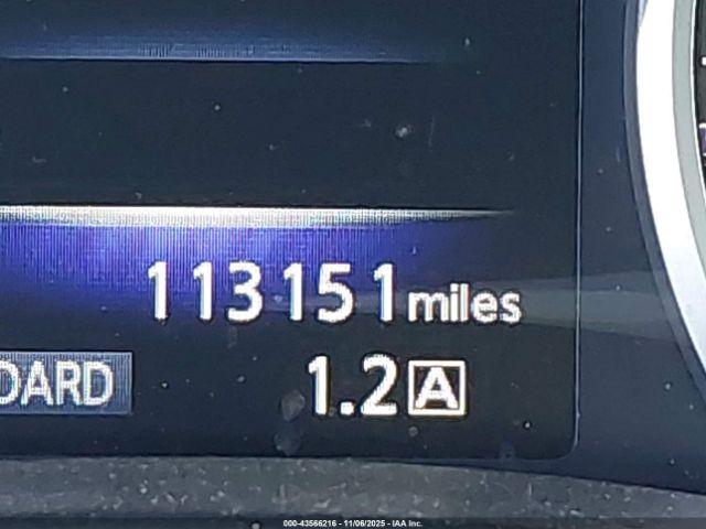 INFINITI Q60 2.0t Image 13