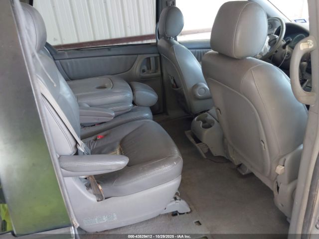 Toyota Sienna Xle Image 14