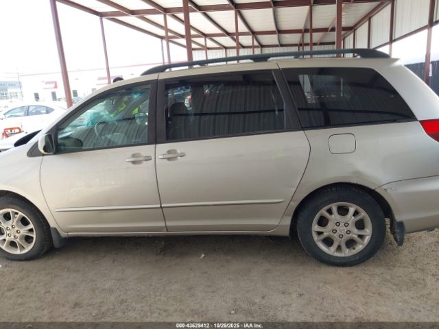 Toyota Sienna Xle Image 16