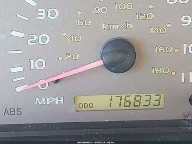 Toyota Sequoia Sr5 V8 Image 15