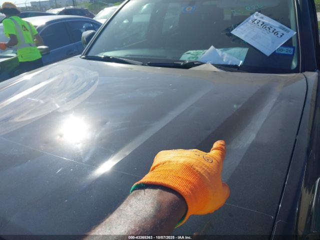 Toyota Tacoma Sr5 V6 Image 2