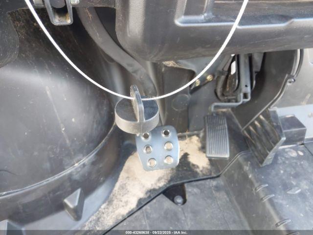 Can-Am Defender Max Image 9