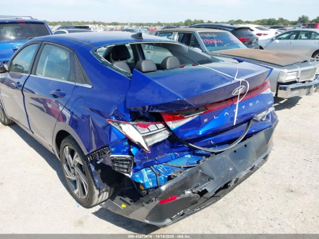 Hyundai ELANTRA Limited Image 2