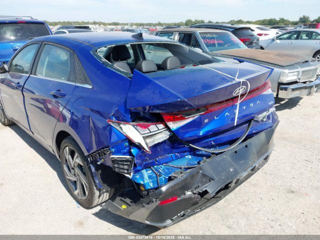 Hyundai ELANTRA Limited Image 2