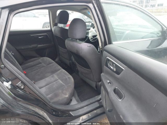 Nissan Altima Image 9