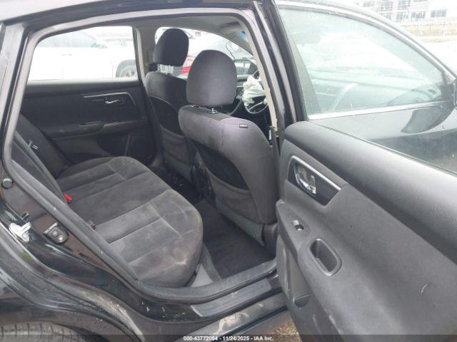 Nissan Altima Image 9