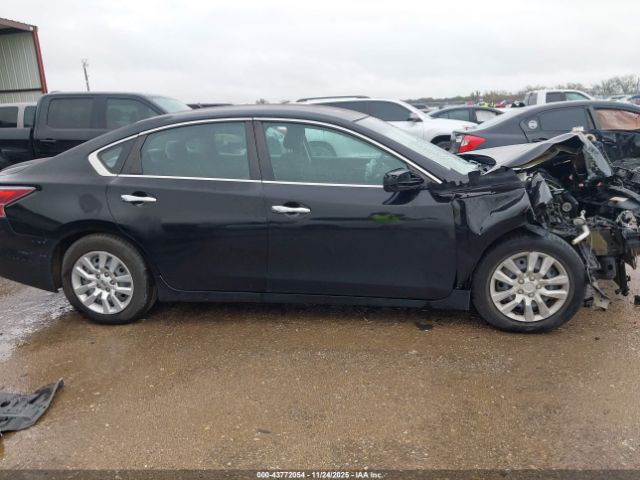 Nissan Altima Image 12