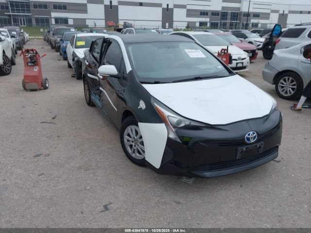 Toyota Prius Two Image 1