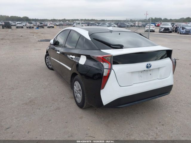 Toyota Prius Two Image 4